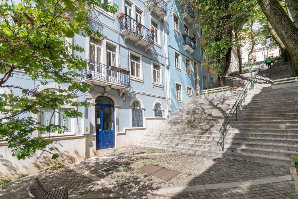 Beautiful Apartment Near The Center Of Лиссабон Экстерьер фото