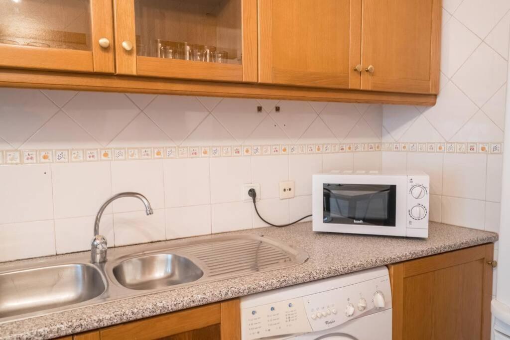 Beautiful Apartment Near The Center Of Лиссабон Экстерьер фото